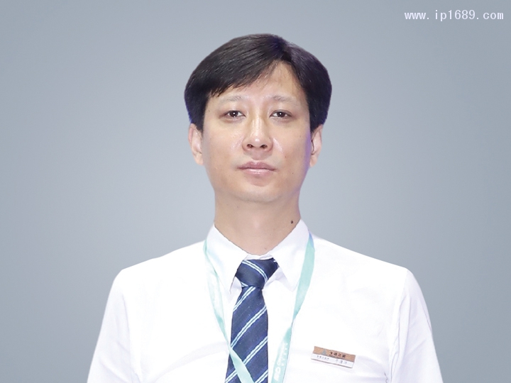 大連三壘塑料機(jī)械有限公司銷(xiāo)售副總-于昊洋1