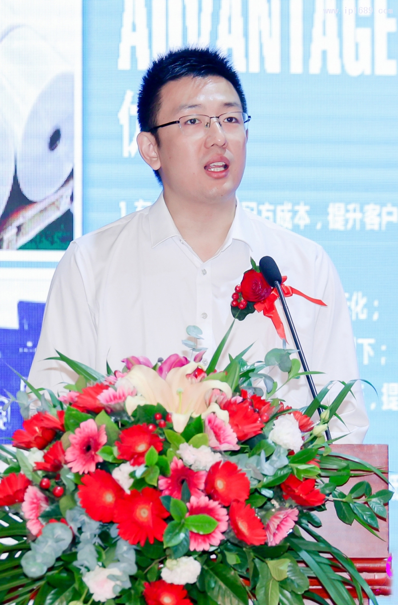 佛山西站建設(shè)管理局黨組書記、局長(zhǎng)，獅山鎮(zhèn)黨委副書記房鈺昕發(fā)言
