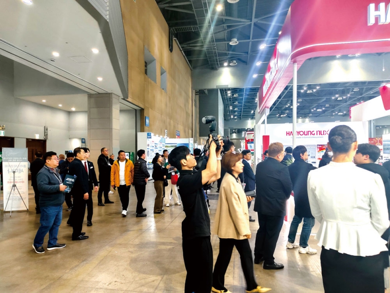 全球塑膠巨頭齊聚，展示前沿技術(shù)設(shè)備-拷貝